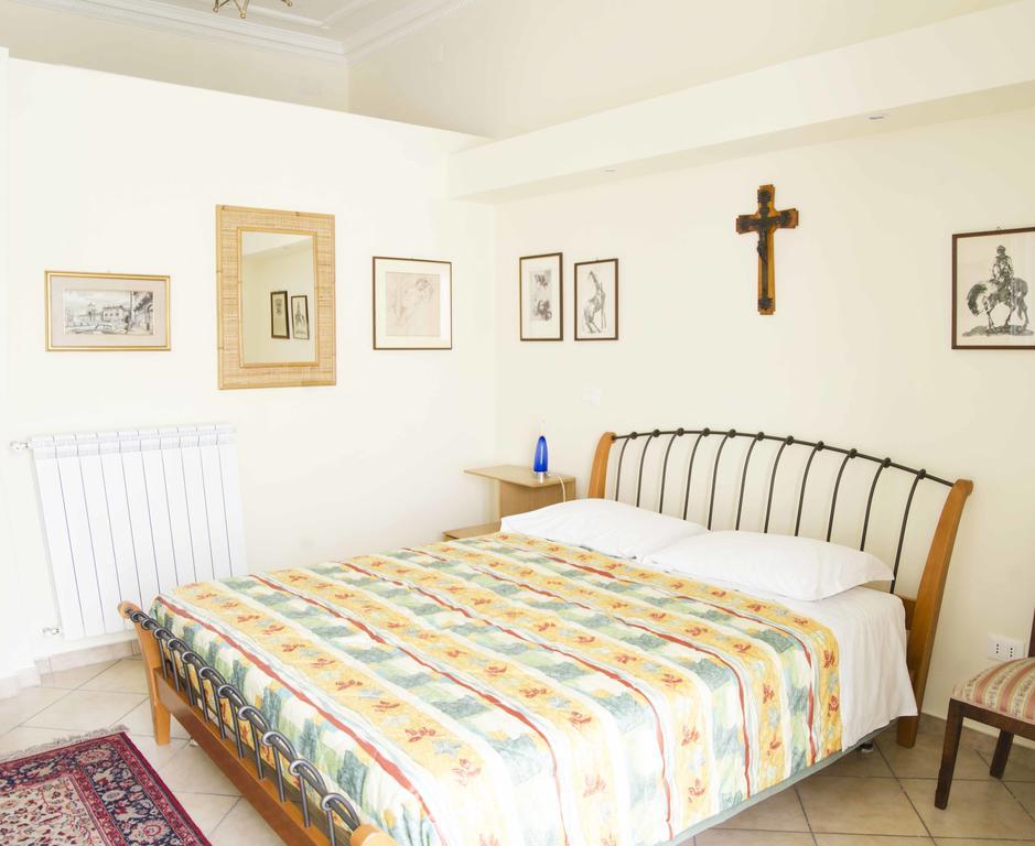 B&B Graziani Relais Napoli Bagian luar foto