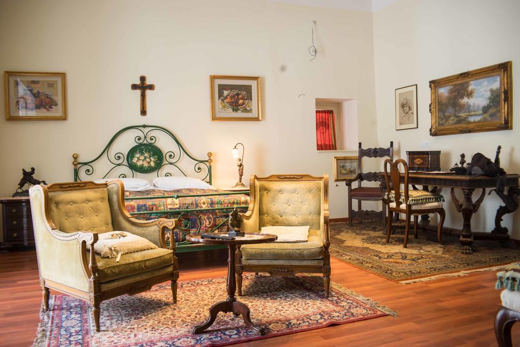 B&B Graziani Relais Napoli Bagian luar foto