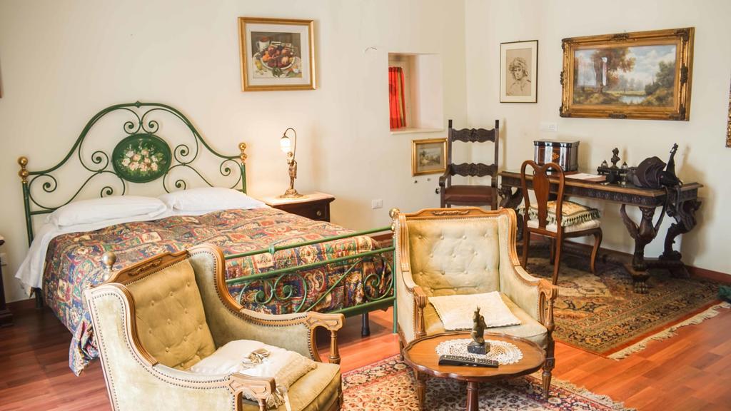 B&B Graziani Relais Napoli Bagian luar foto