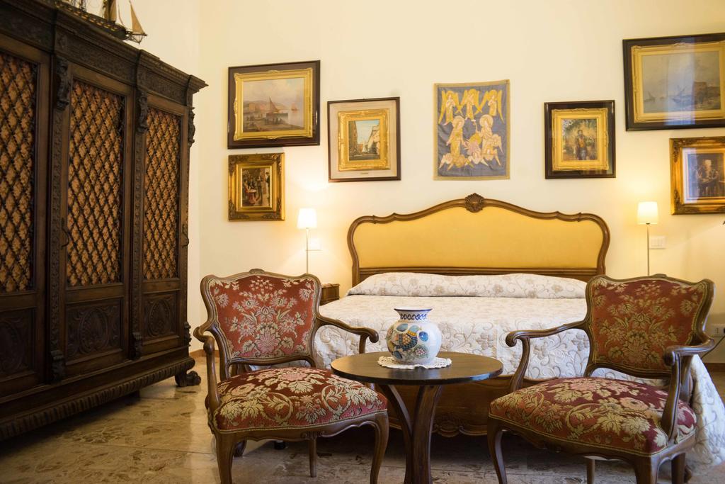 B&B Graziani Relais Napoli Bagian luar foto