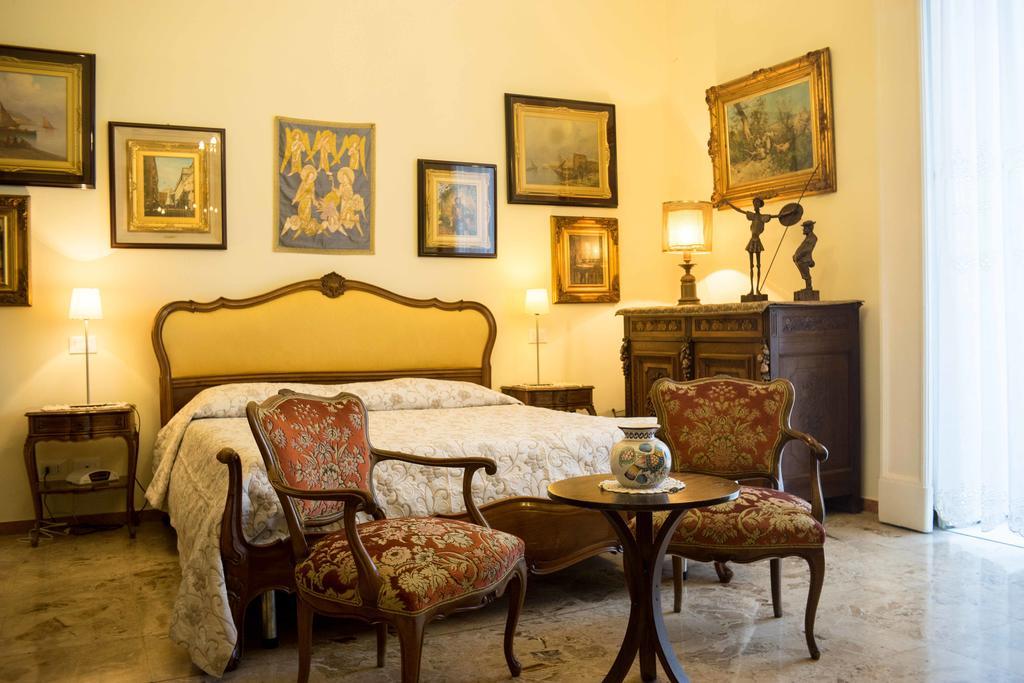 B&B Graziani Relais Napoli Bagian luar foto