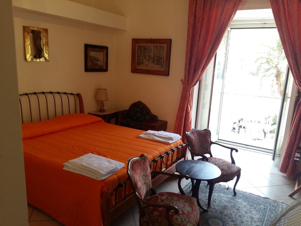 B&B Graziani Relais Napoli Bagian luar foto