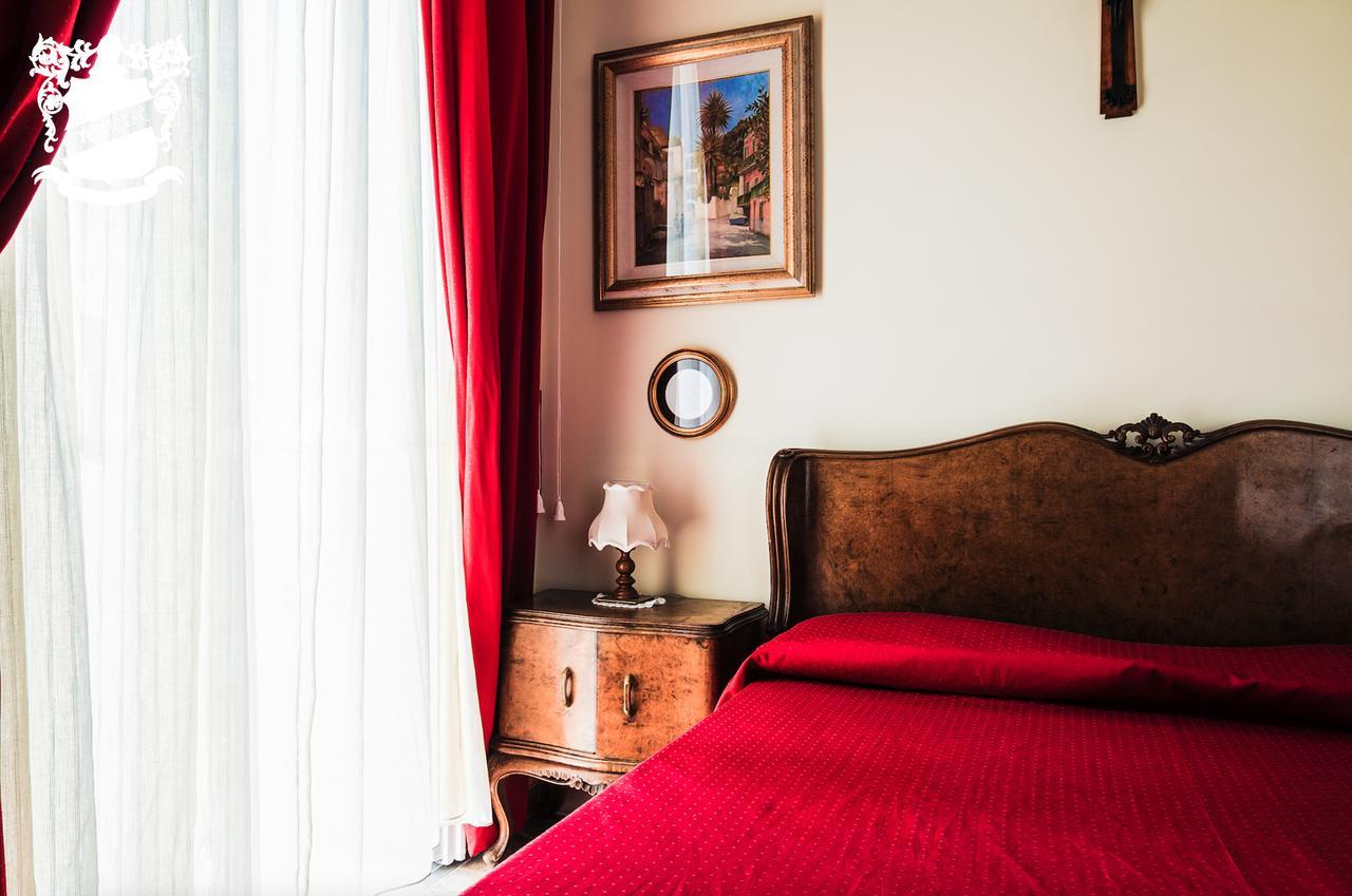 B&B Graziani Relais Napoli Bagian luar foto