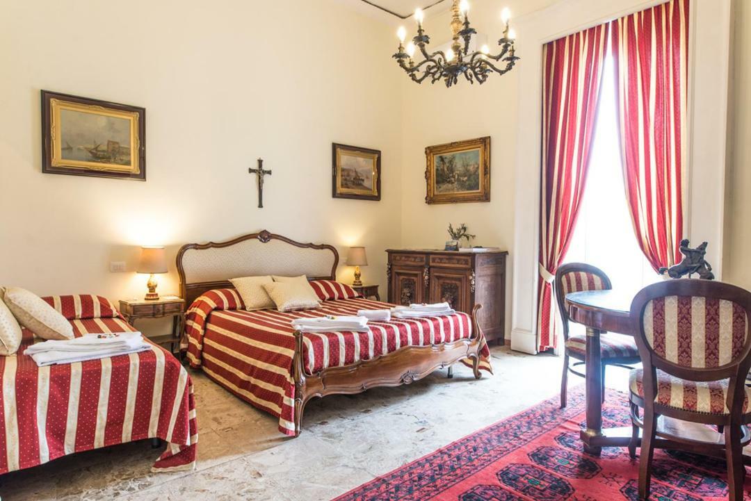 B&B Graziani Relais Napoli Bagian luar foto