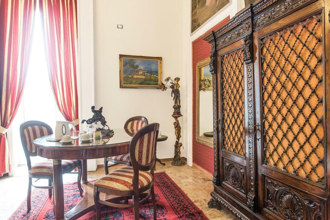 B&B Graziani Relais Napoli Bagian luar foto