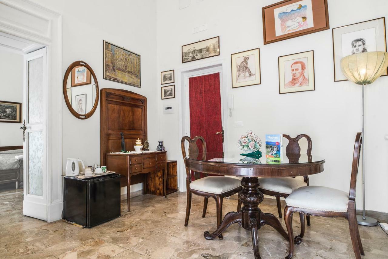 B&B Graziani Relais Napoli Bagian luar foto