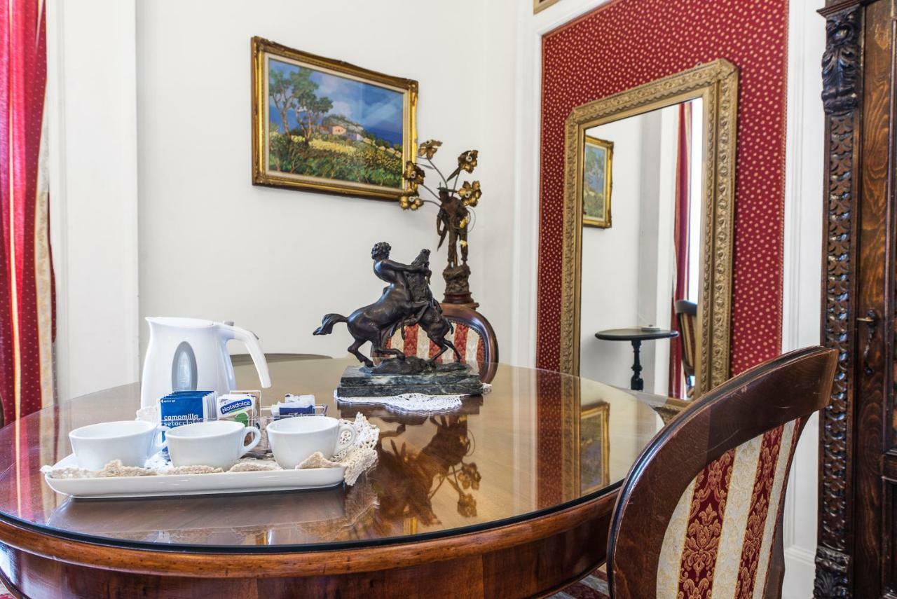 B&B Graziani Relais Napoli Bagian luar foto