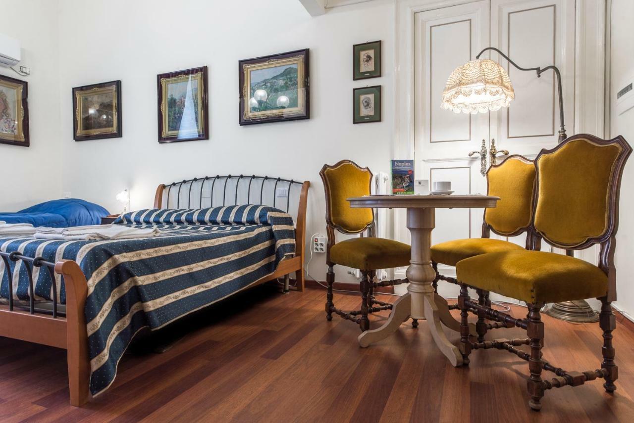 B&B Graziani Relais Napoli Bagian luar foto