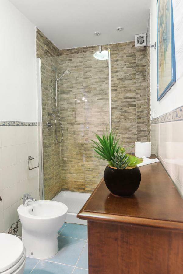 B&B Graziani Relais Napoli Bagian luar foto