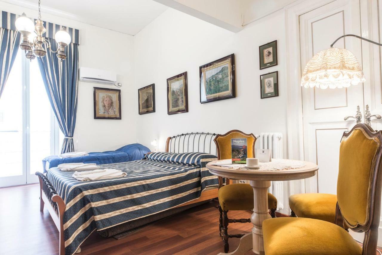 B&B Graziani Relais Napoli Bagian luar foto