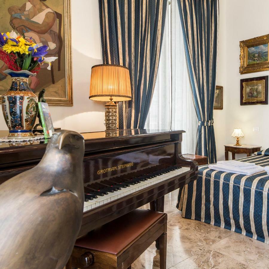 B&B Graziani Relais Napoli Bagian luar foto