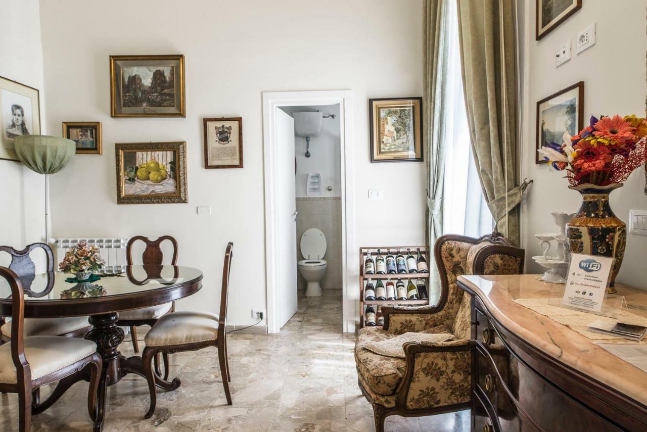 B&B Graziani Relais Napoli Bagian luar foto